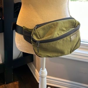 Lululemon Clean Lines Belt Bag